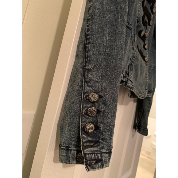 Jean Jacket - Picture 3 of 8